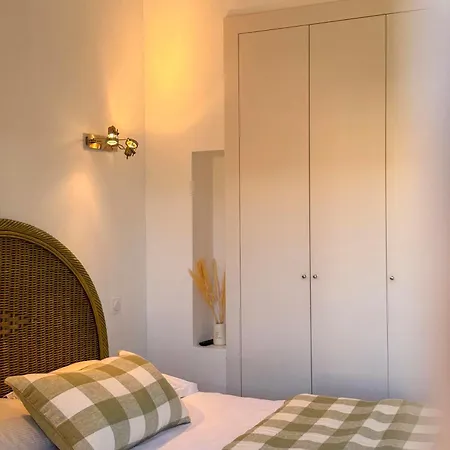 & Le Madeloc Apartment
